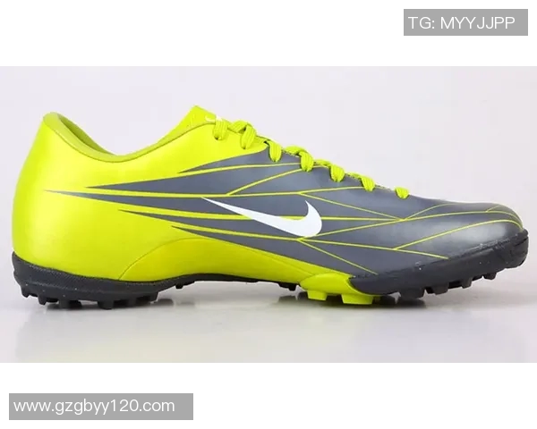 足球鞋清洗全攻略让你的球鞋焕然一新轻松应对各种污垢和异味